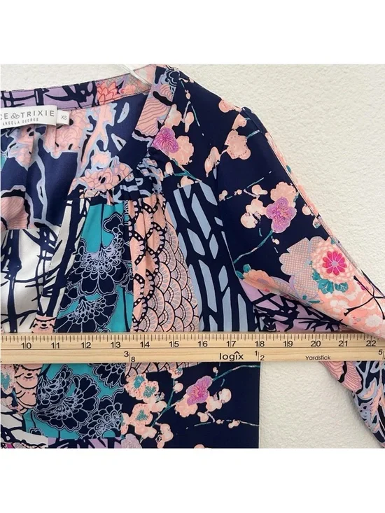 Alice and Trixie 100% Silk Blouse Top Pull Over Split Sleeve Blue Pink Size XS - Picture 10 of 11